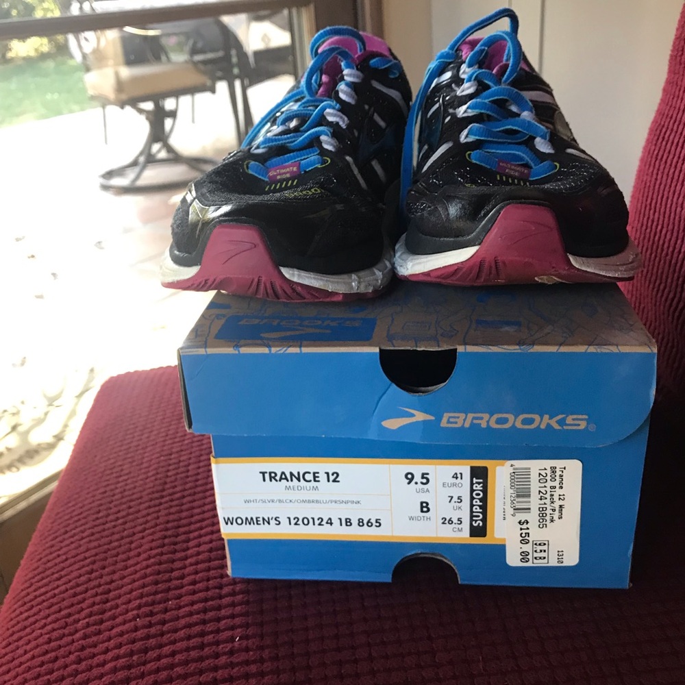 Brooks Womens Trance 12 Black and Pink Shoes